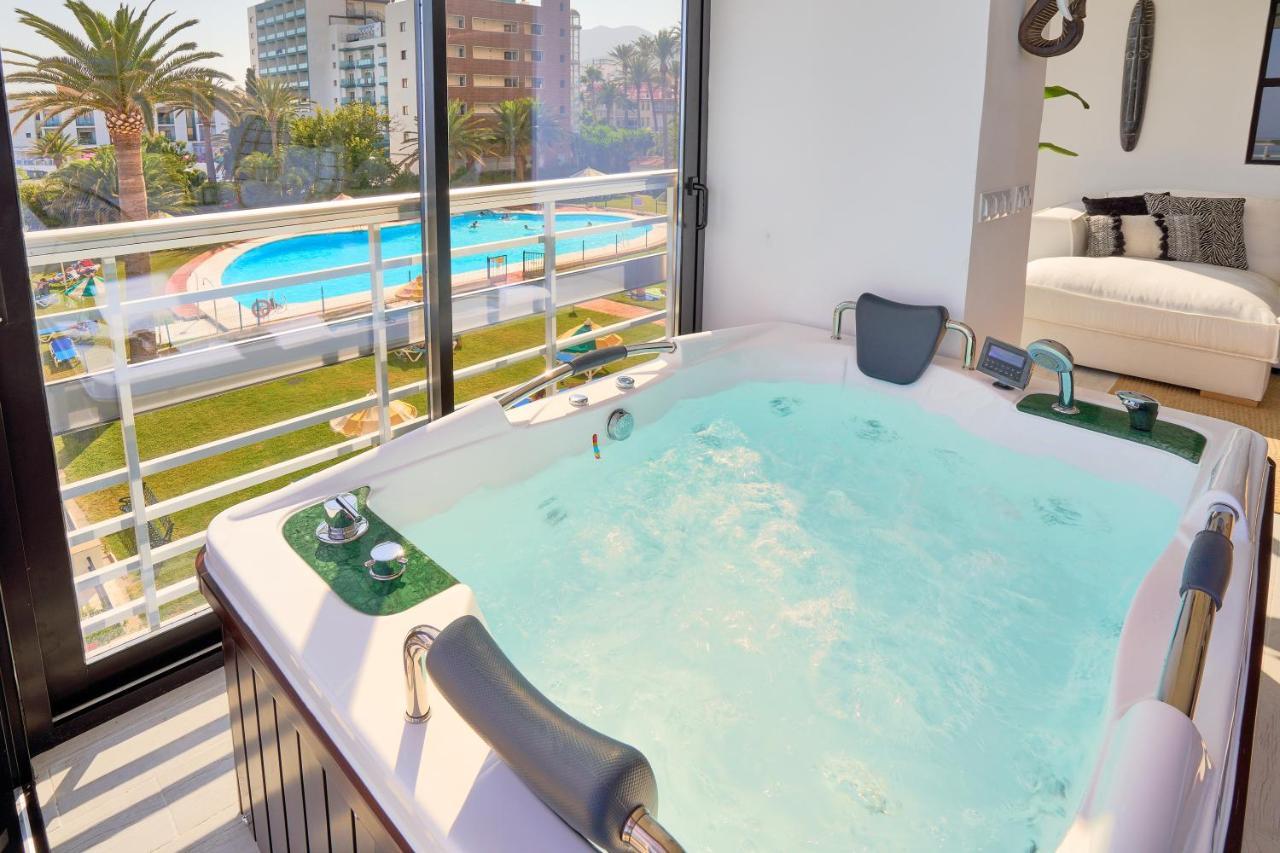 Savanna Beach. Amazing Apartment With Jacuzzi توريمولينوس المظهر الخارجي الصورة